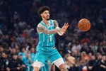 没想到吧!拉梅洛·鲍尔用287场比赛投进900+三分 NBA历史最快