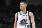 拼尽全力!陈林坚16投8中&三分12中5得21分1板1助 得分全场最高