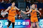 上海上次夺冠时在干嘛?金金:不知道篮球是啥 李弘权:还在喝奶